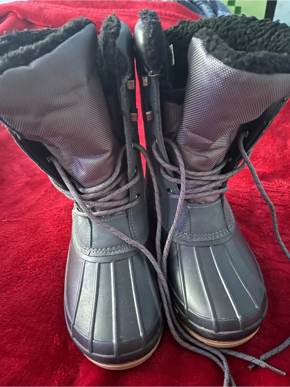 Boys Size 2 Swiss Tech Snow Boots
